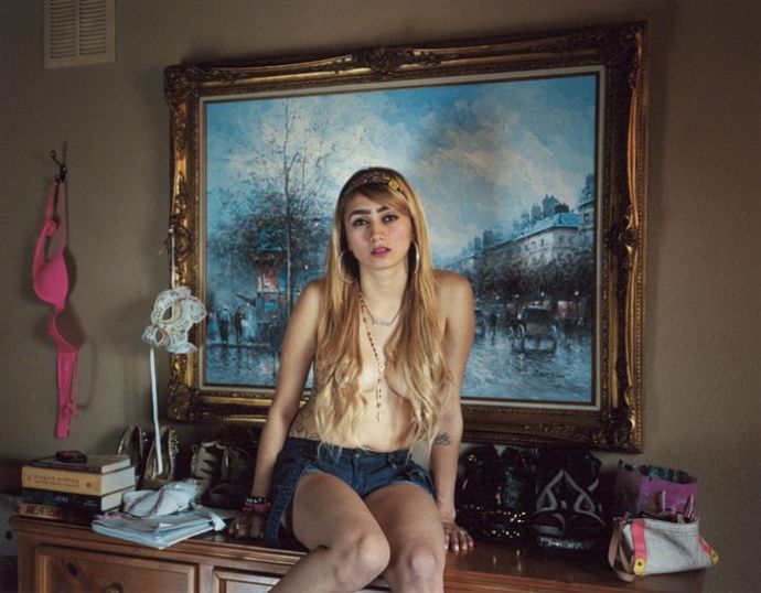 Как проходят будни путан (эротика)