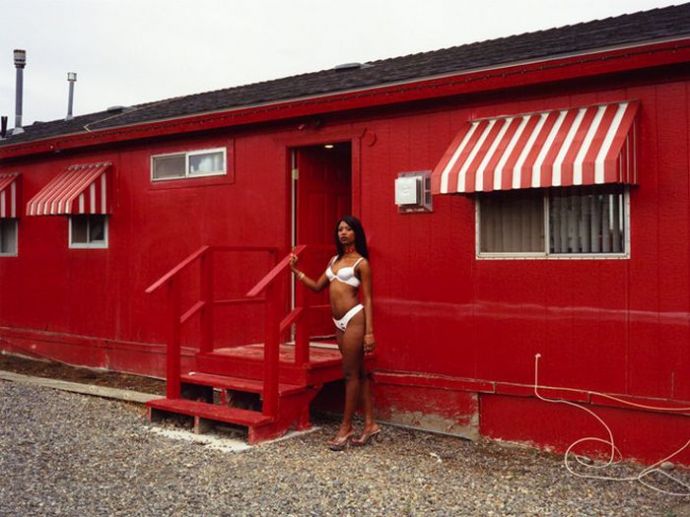 Как проходят будни путан (эротика)