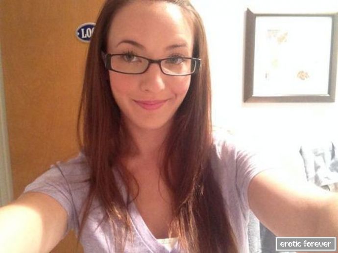 Когда девушкам скучно на рабочем месте