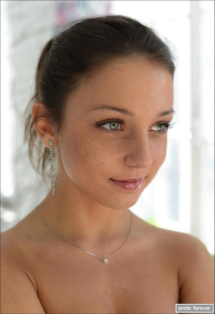 Красивые девушки (эротика)