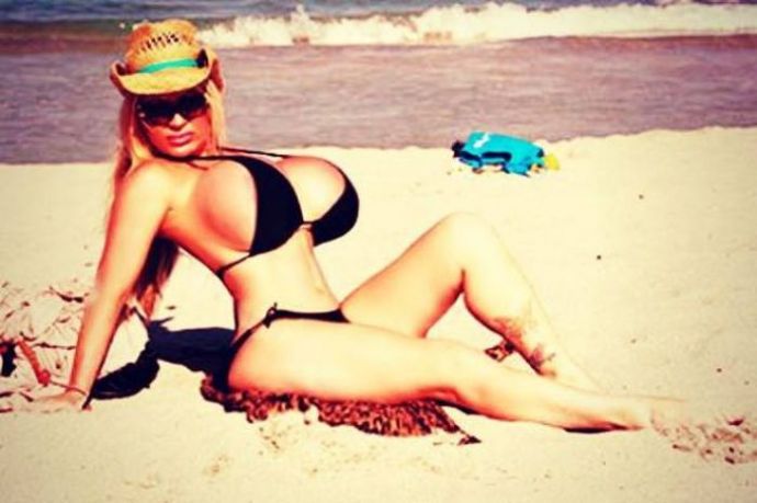 Обладательница самой большой груди в мире