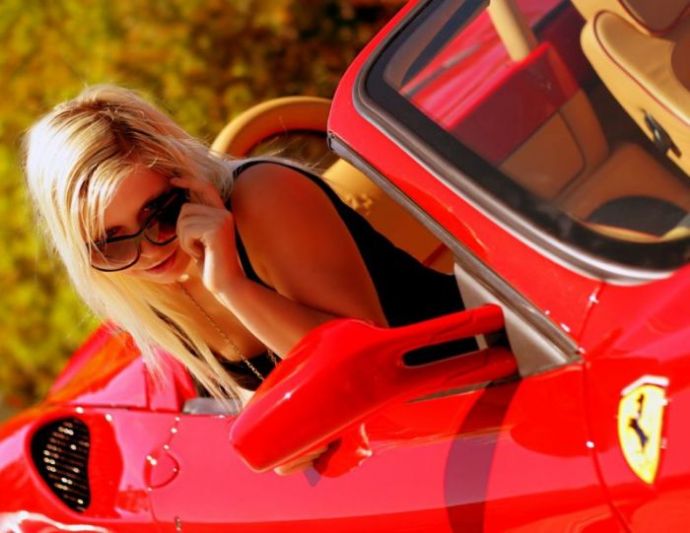 Сексуальные девушки и красивые автомобили
