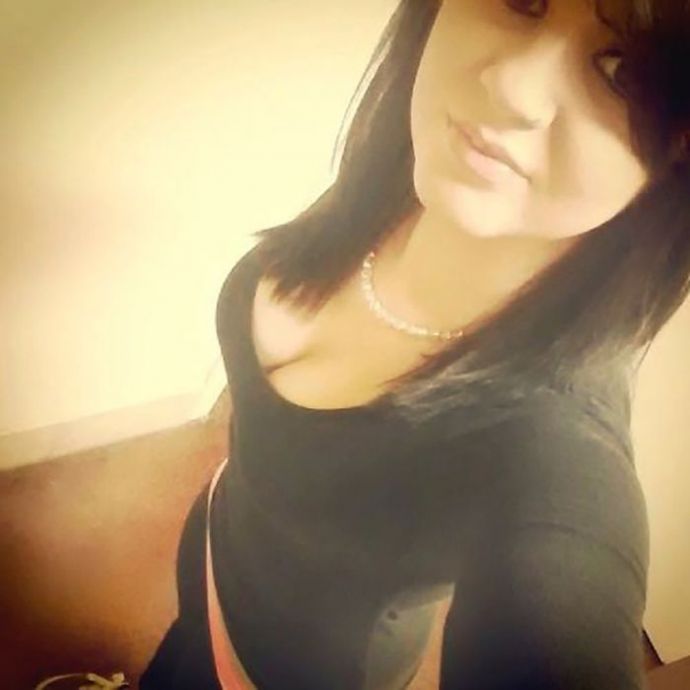 Симпатичные девушки фотографируют себя на рабочем месте. Часть 2