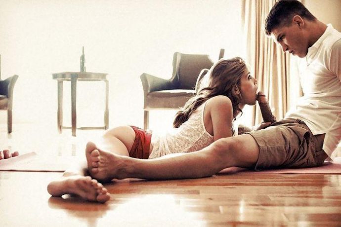 Теннисный мяч запихали в анус телке - Эроприколы