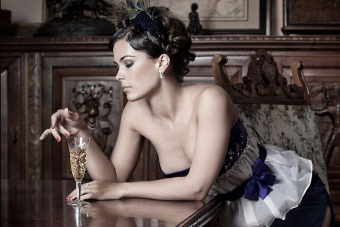 Теннисный мяч запихали в анус телке - Эроприколы