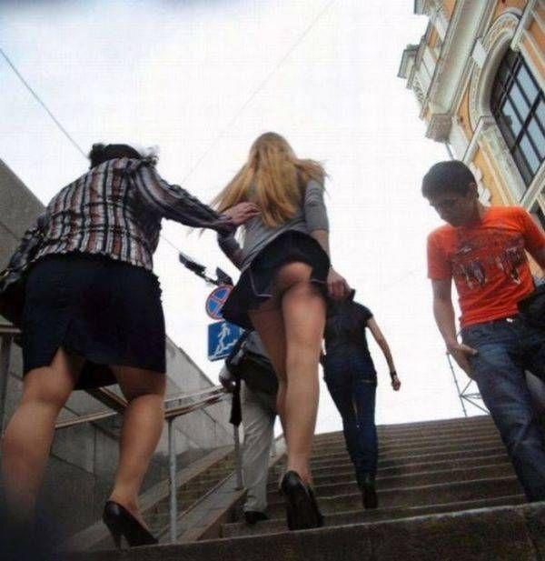 Залей мочи бабе между ног - Эроприколы