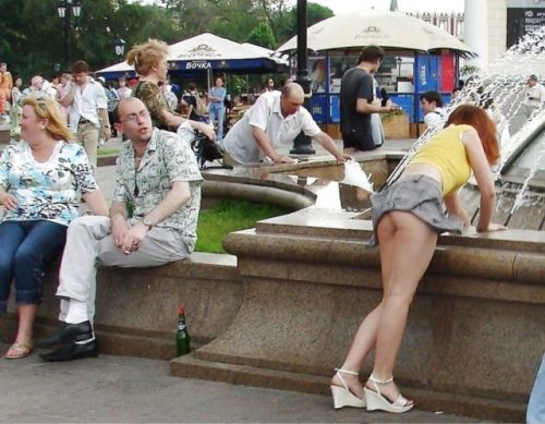 Засветы попок от порыва ветра