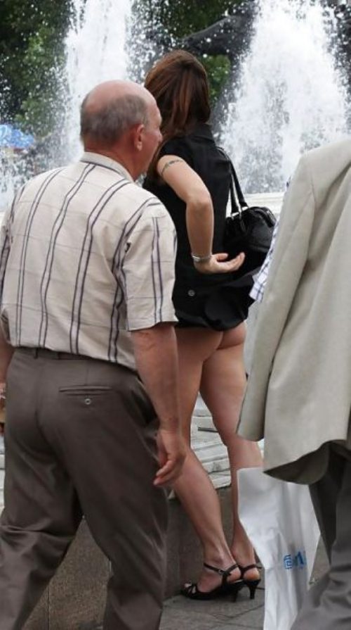 Засветы попок от порыва ветра