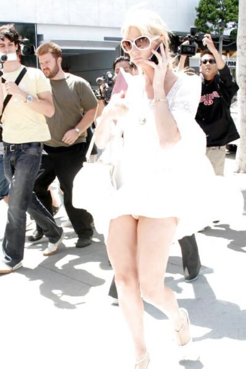 Засветы попок от порыва ветра