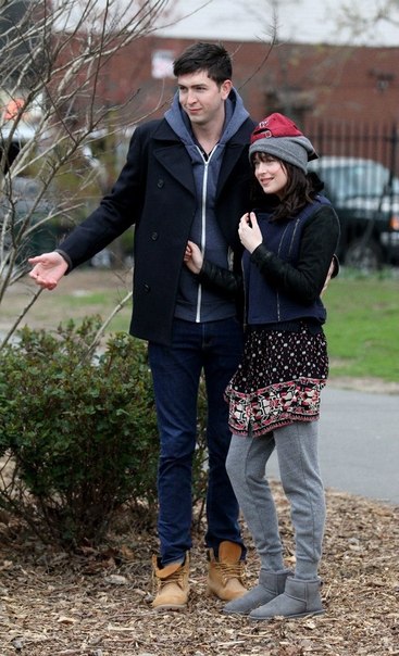 Дакота Джонсон и Николас Браун на съемках фильма