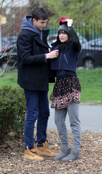 Дакота Джонсон и Николас Браун на съемках фильма