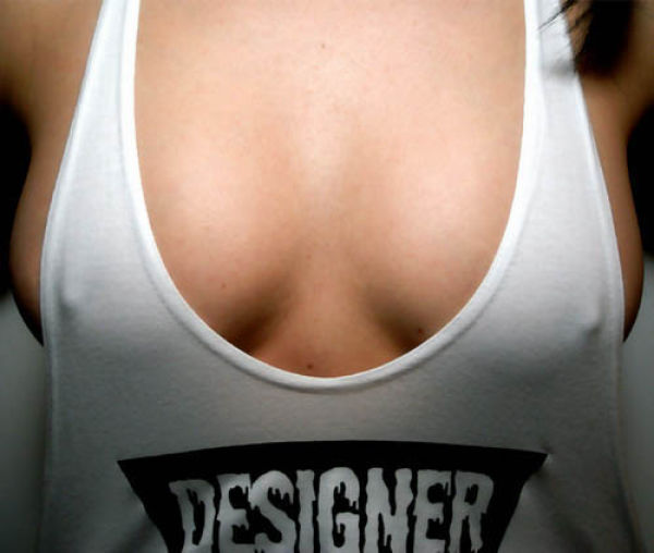 Девушки без бюстгальтеров (эротика)