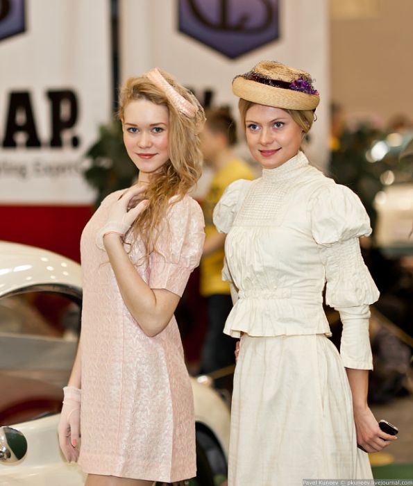 Девушки и олдтаймеры Девушки и олдтаймеры