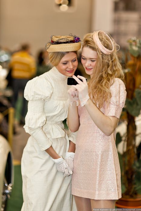 Девушки и олдтаймеры Девушки и олдтаймеры