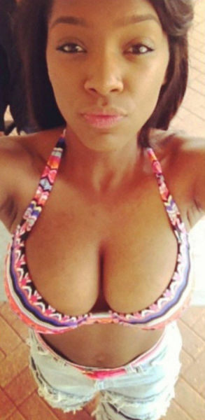 Девушки, которым сложно смотреть в глаза