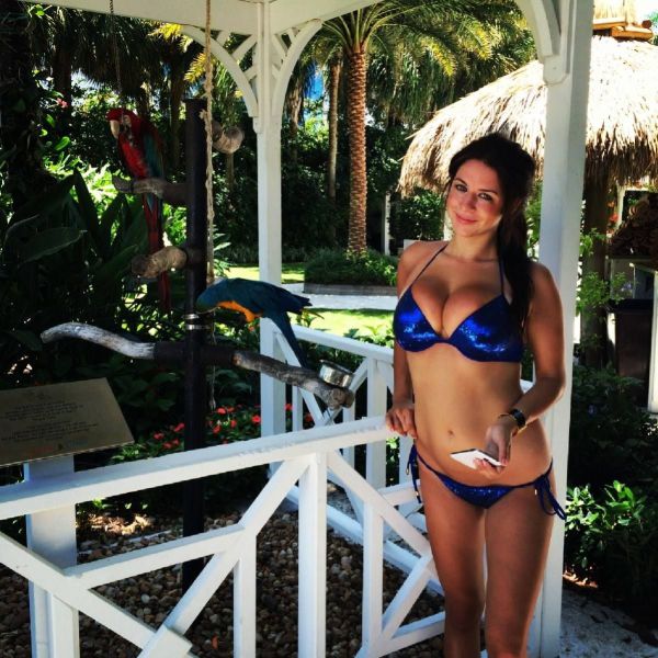 Девушки, которым сложно смотреть в глаза