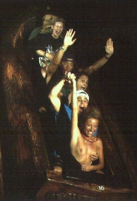 Девушки на американских горках Девушки на американских горках