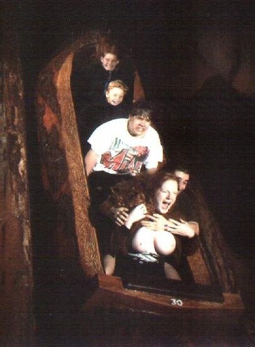 Девушки на американских горках Девушки на американских горках