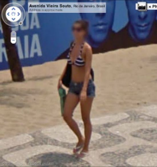 Девушки на Google Street View