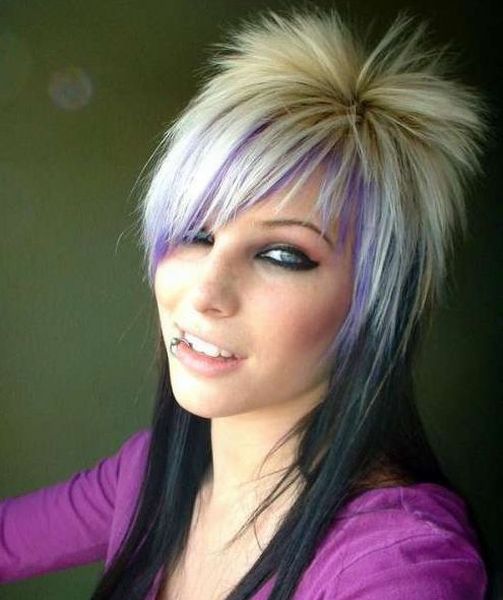 Девушки с цветными волосами