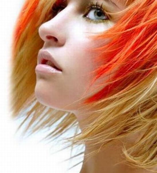 Девушки с цветными волосами