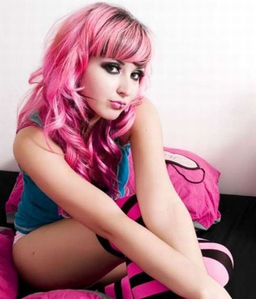 Девушки с цветными волосами