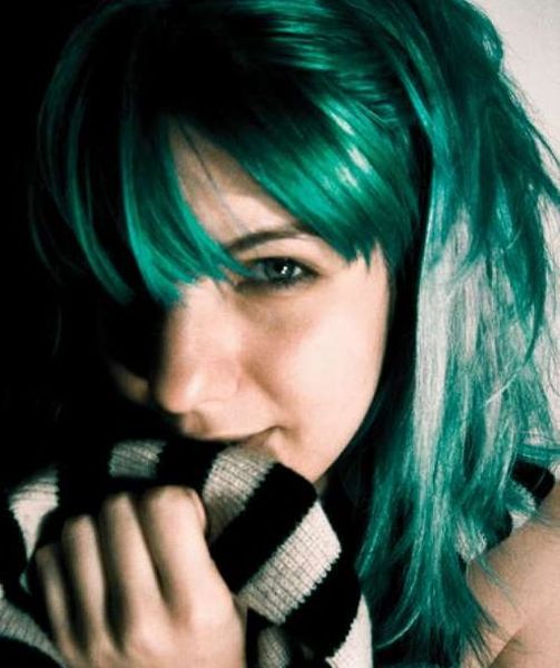 Девушки с цветными волосами