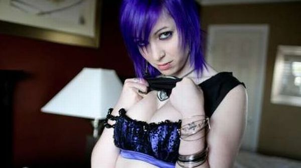 Девушки с цветными волосами