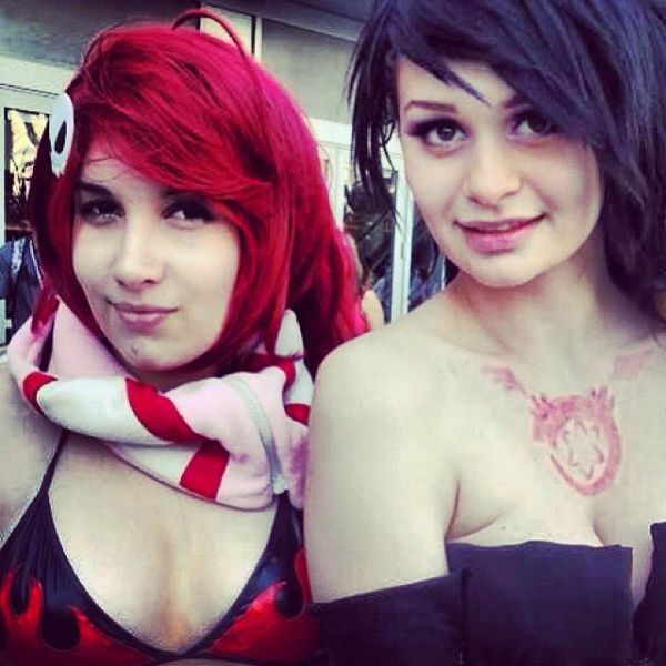 Девушки с фестиваля Wondercoon