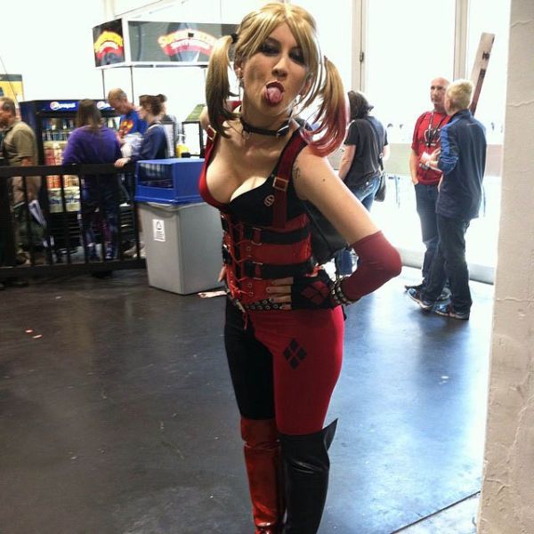 Девушки с фестиваля Wondercoon