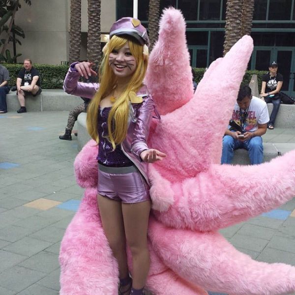 Девушки с фестиваля Wondercoon