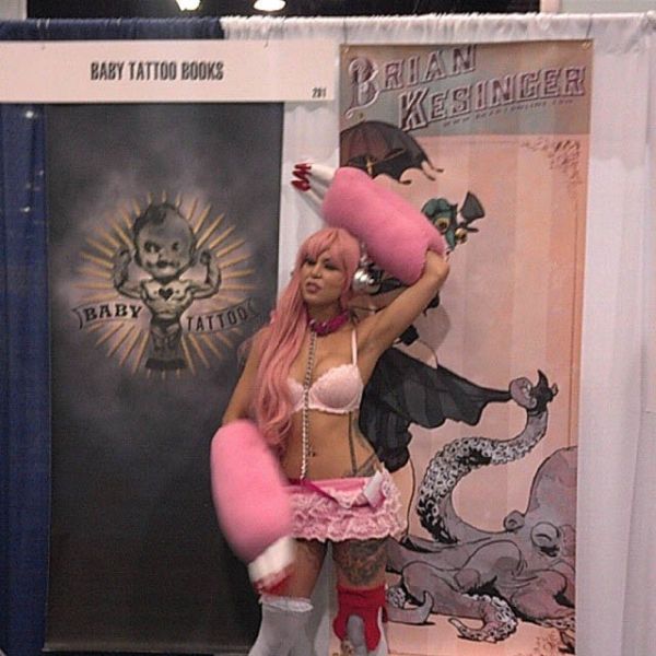 Девушки с фестиваля Wondercoon