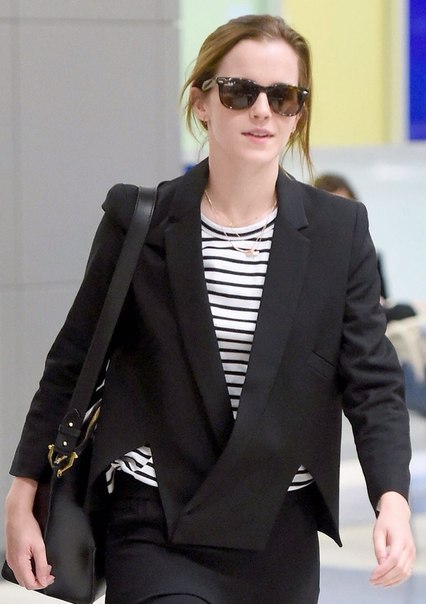 Эмма Уотсон в Нью-Йорке - 20 апреля