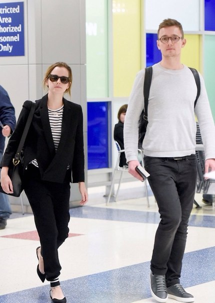 Эмма Уотсон в Нью-Йорке - 20 апреля