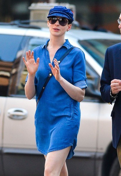 Энн Хэтэуэй в Нью-Йорке - 18 апреля