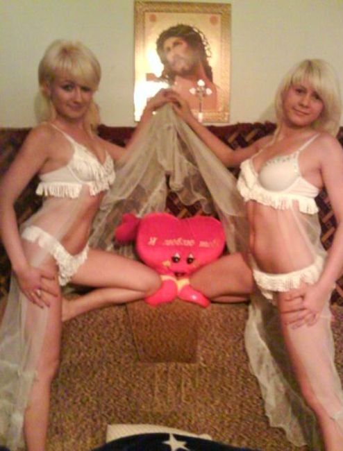 Глупые и смешные фотографии девушек из социальных сетей