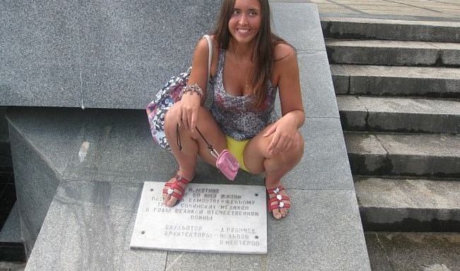 Глупые и смешные фотографии девушек из социальных сетей