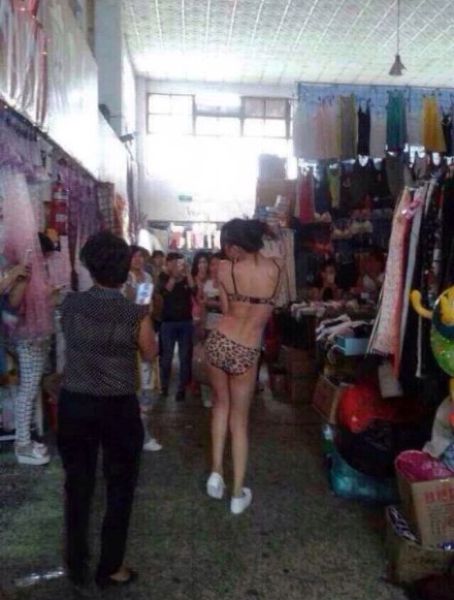 Как продавщица на рынке нижнее белье рекламировала Как продавщица на рынке нижнее белье рекламировала