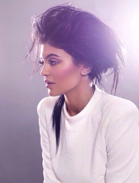 Кайли Дженнер в фотосессии для журнала "Remix"