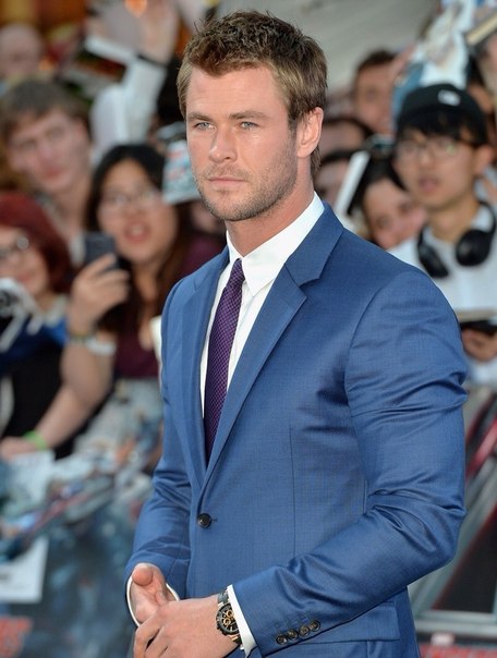 Крис Хемсворт и Крис Эванс на премьере "Мстители:Эра