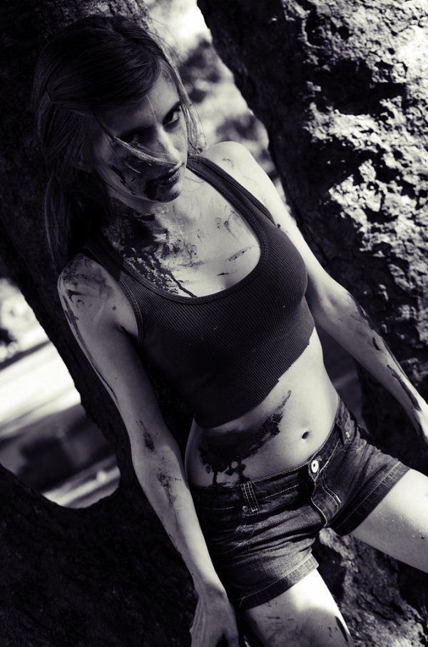 Кровожадные зомби-девушки (эротика) Кровожадные зомби-девушки (эротика)