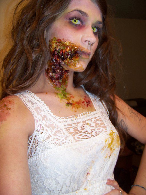 Кровожадные зомби-девушки (эротика) Кровожадные зомби-девушки (эротика)