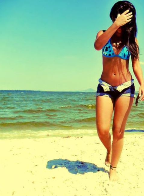 Лето. Девушки. Пляж Лето. Девушки. Пляж