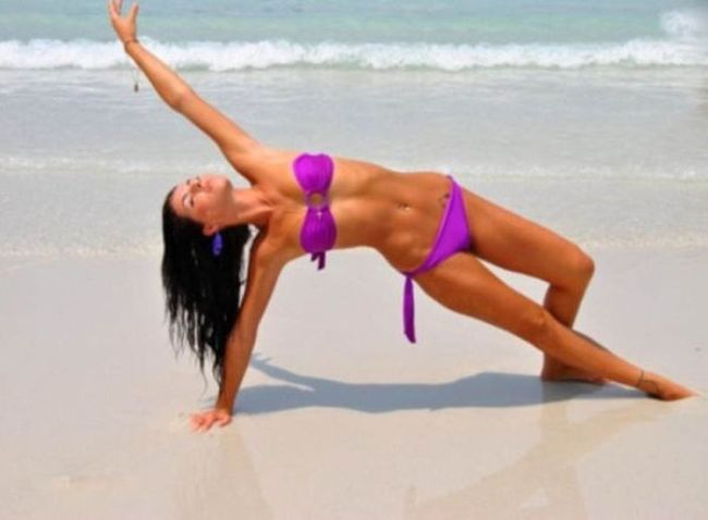 Лето. Девушки. Пляж Лето. Девушки. Пляж