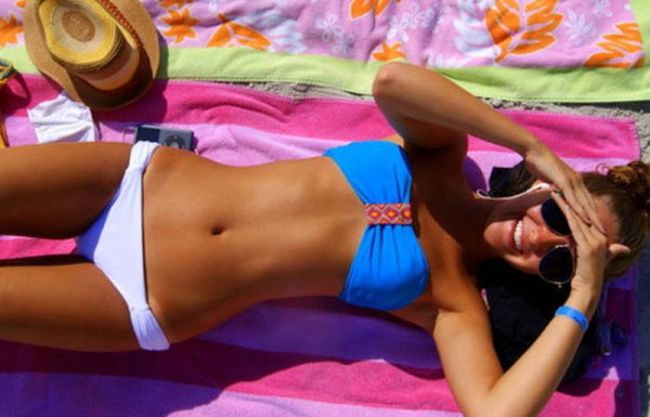 Лето. Девушки. Пляж Лето. Девушки. Пляж