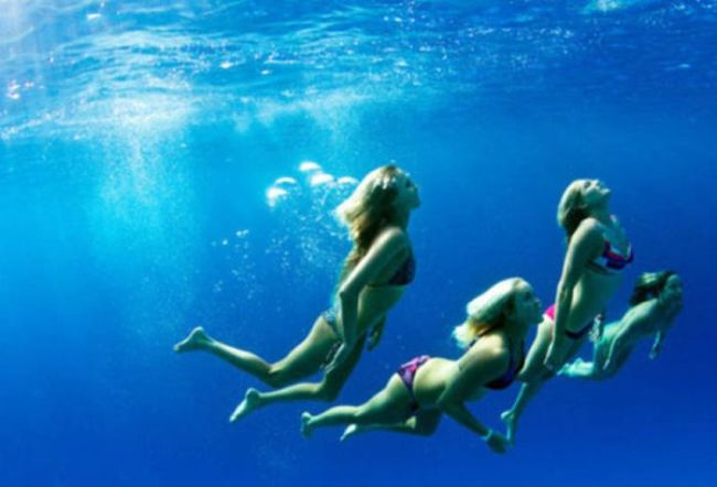 Лето. Девушки. Пляж Лето. Девушки. Пляж