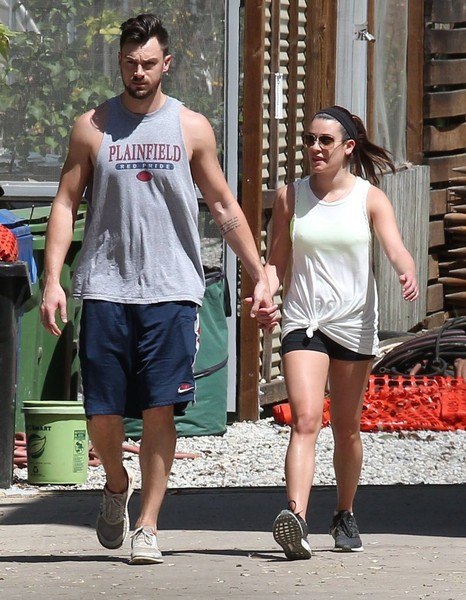 Лиа Мишель с бойфрендом в Студио Сити - 3 апреля