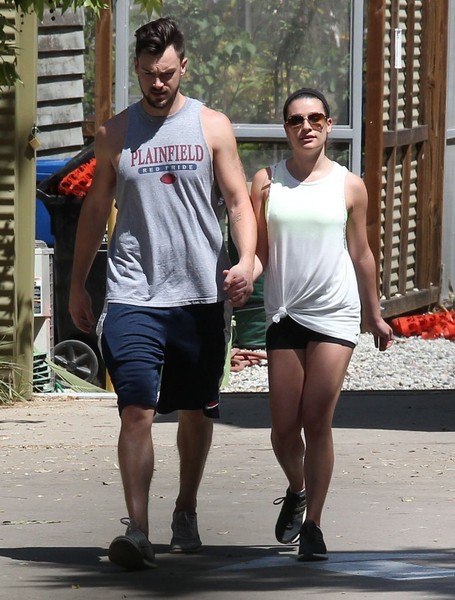 Лиа Мишель с бойфрендом в Студио Сити - 3 апреля