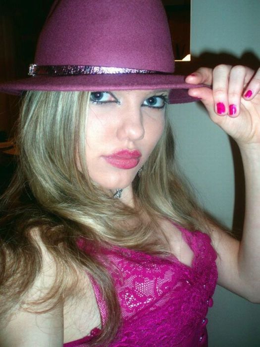 Маленькая силиконовая кукла