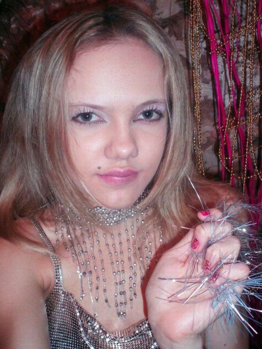 Маленькая силиконовая кукла